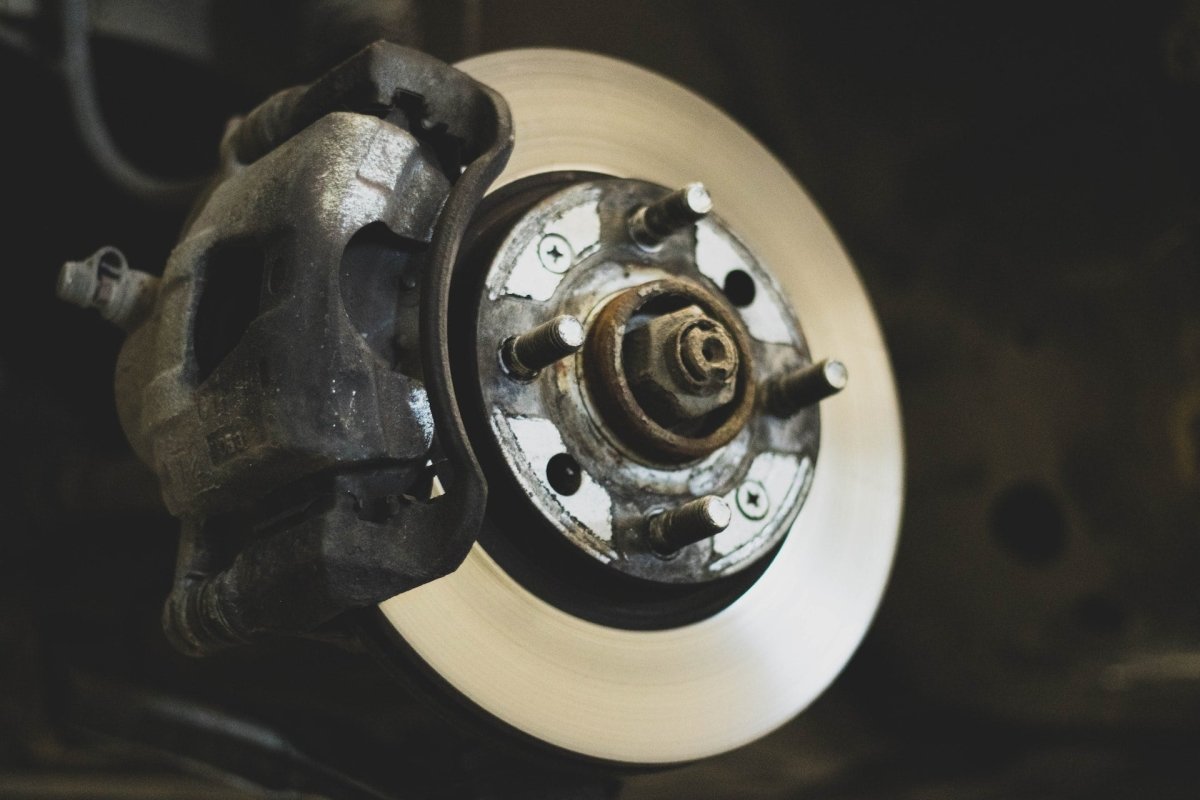 Symptoms That Tell You When to Replace Your Brakes - Subimods.com