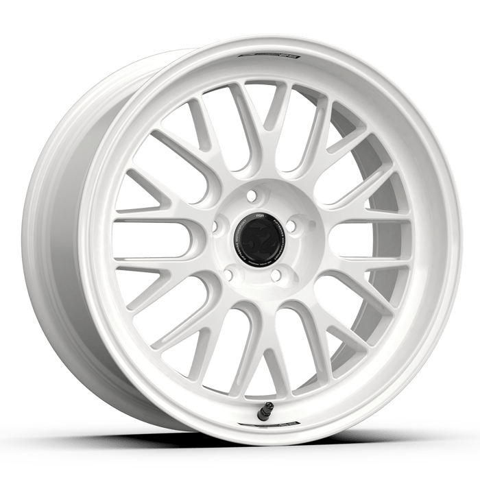 fifteen52 Holeshot RSR Rally White 18x9.5 5x114.3 38mm Offset 2015 - 2024 WRX / 2011 - 2021 STI - RSHRW-89554+38 - Subimods.com