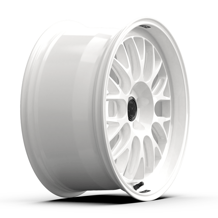 fifteen52 Holeshot RSR Rally White 19x9.5 5x114.3 38mm Offset 2015 - 2024 WRX / 2011 - 2021 STI - RSHRW-99554+38 - Subimods.com