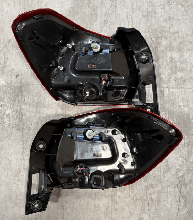 (Scratch and Dent) Molded Innovations LED Tail Lights Clear Lens w/ Red Base & White Bar 2013-2017 Crosstrek / 2012-2016 Impreza Hatch - MI-9233-CR-SAD-1300 - Subimods.com