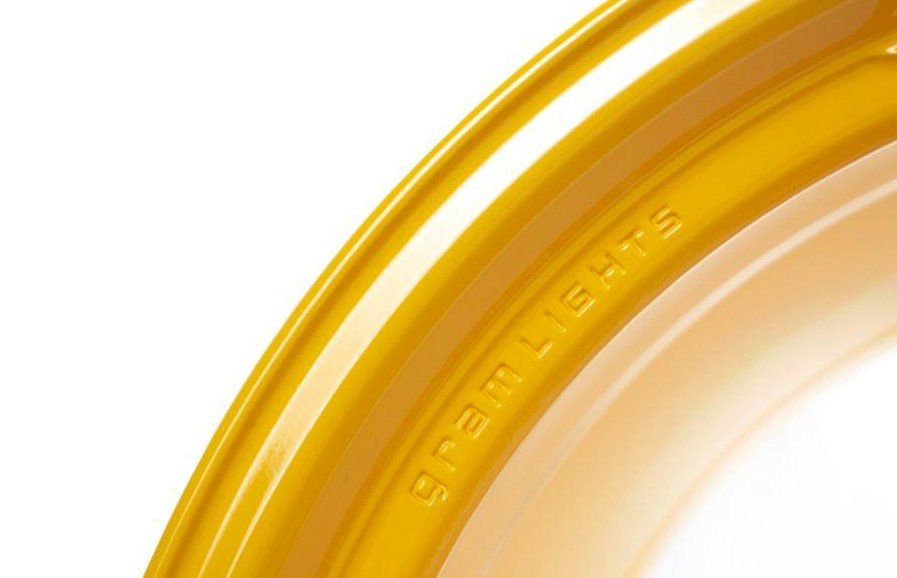 Gram Lights 57CR Mach Yellow 18x9.5 5x114 38mm Offset 2015-2024 WRX / 2011-2021 STI - WGCRX38EWXZ - Subimods.com