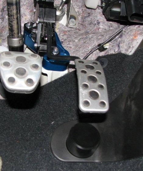 gas pedal spacer Verus Engineering Throttle Pedal Spacer Red 2022-2024 WRX / 2013-2024 BRZ / 2013-2016 FRS / 2017-2021 GT86 / 2022-2024 GR86